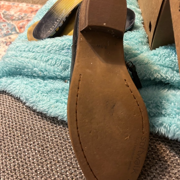 Software Ankle Boots 8.5 Wide - Picture 3 of 3